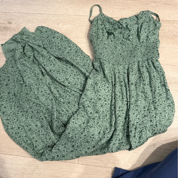 Hollister Sage Green Floral Dress - Picture 1 of 2
